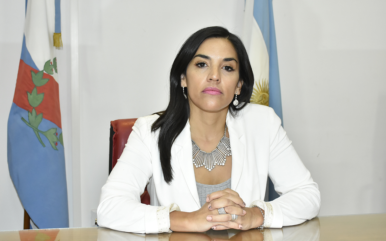 DRA KARINA DANIELA CABRAL 3