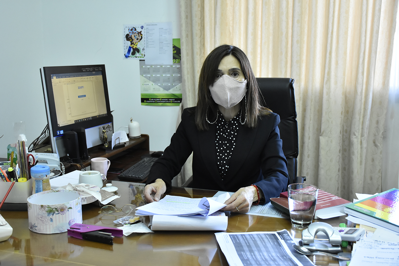 DRA SARA LOPEZ DOUGLAS 2