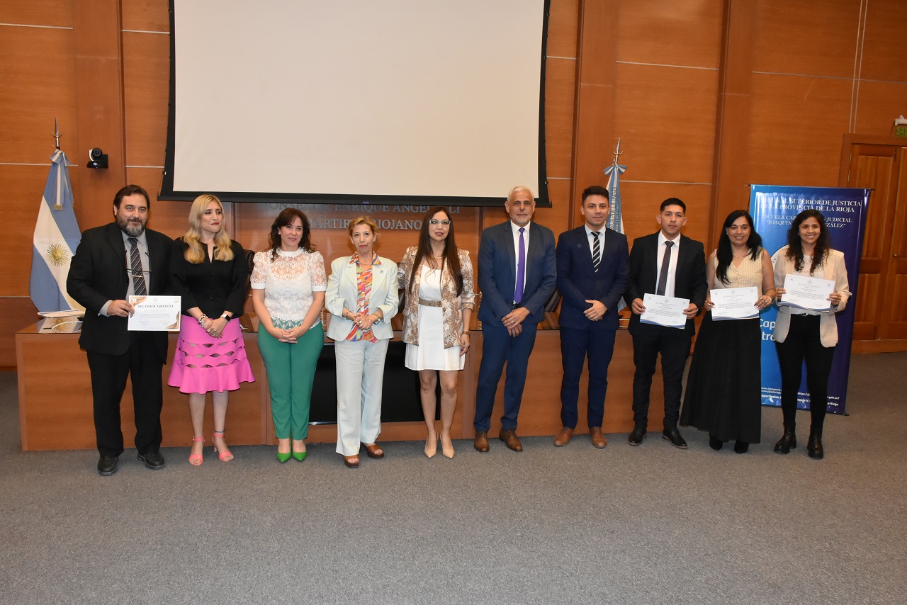 Entrega de Certificados Esc Judicial 1