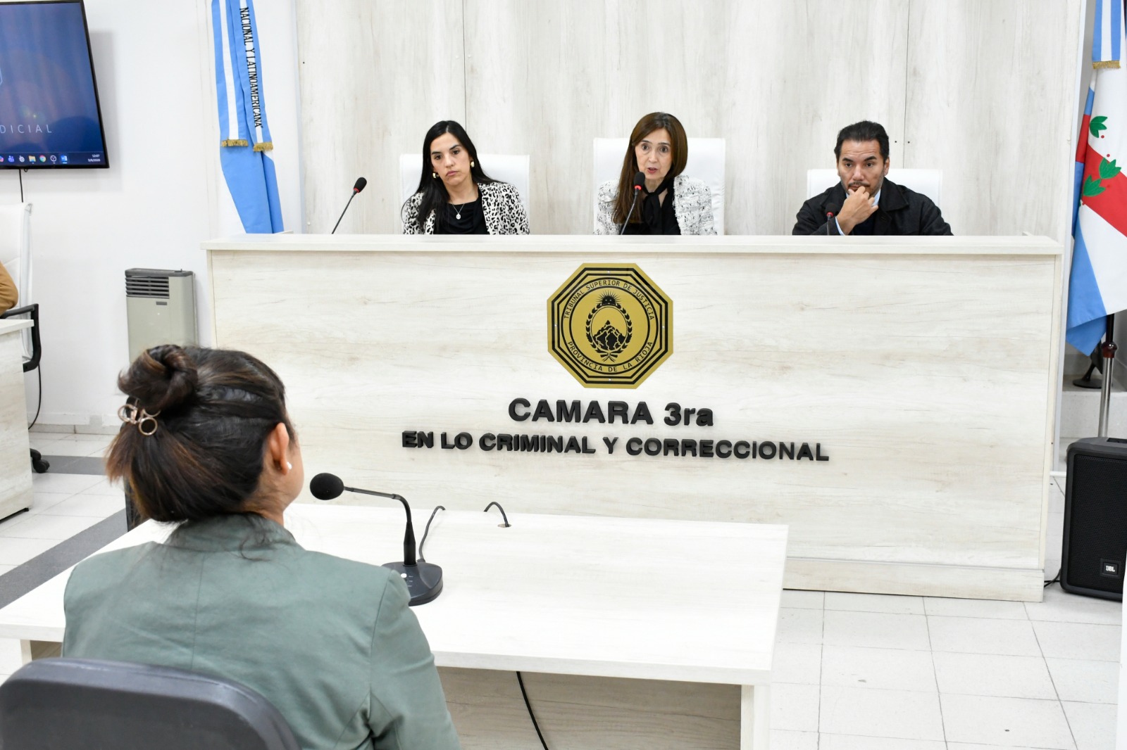 Juicio abuso contra la hija 1-05-06-26