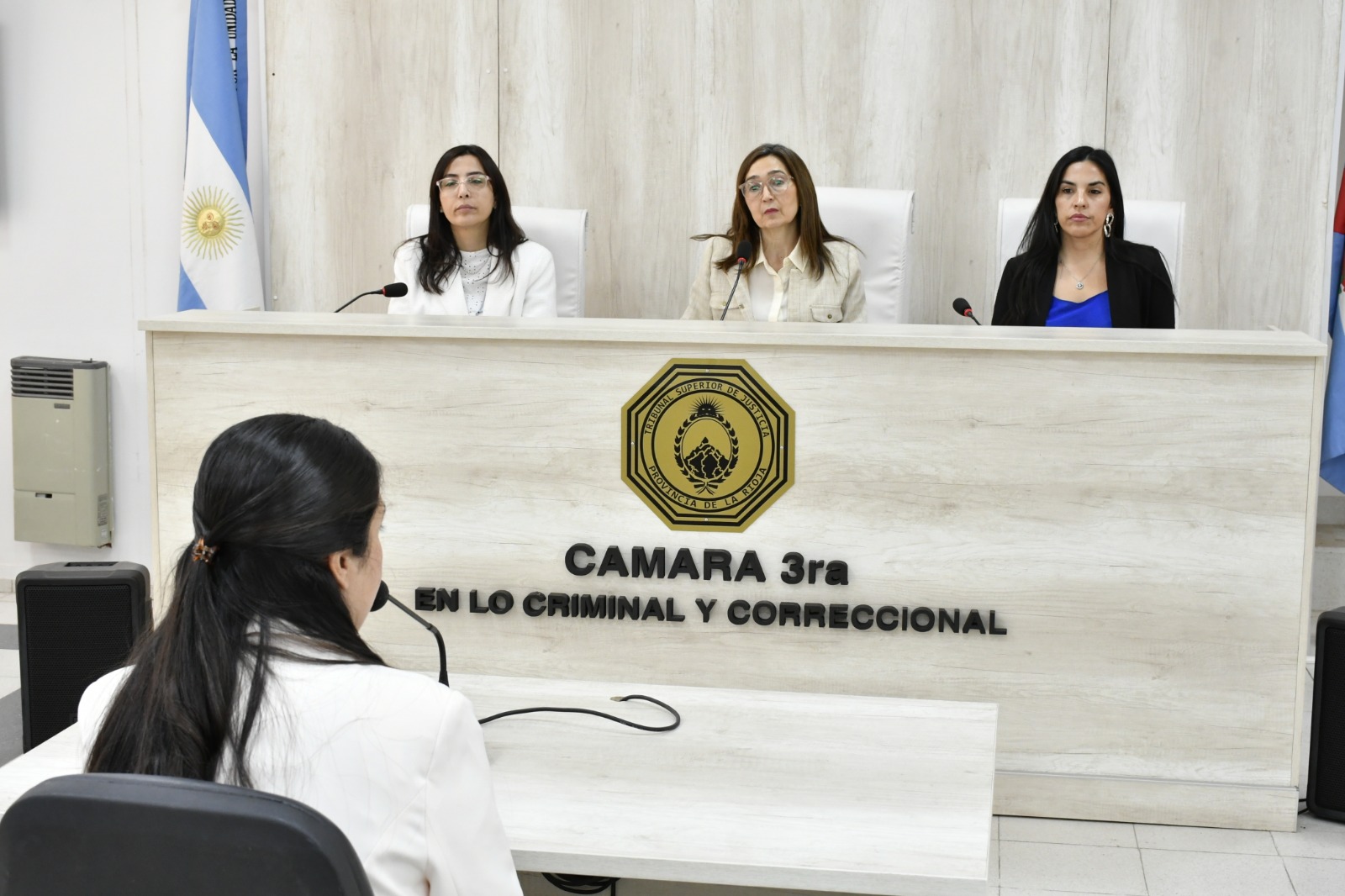 Juicio contra Aldeco-Dra Lopez Douglas-abuso sexual contra pareja 1- 03-10-26