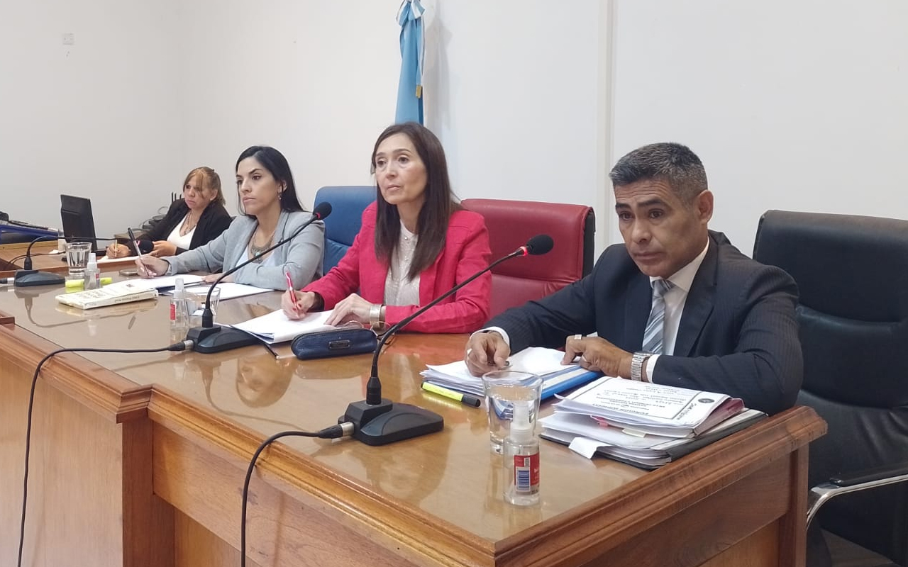 dres sara gustavo y karina