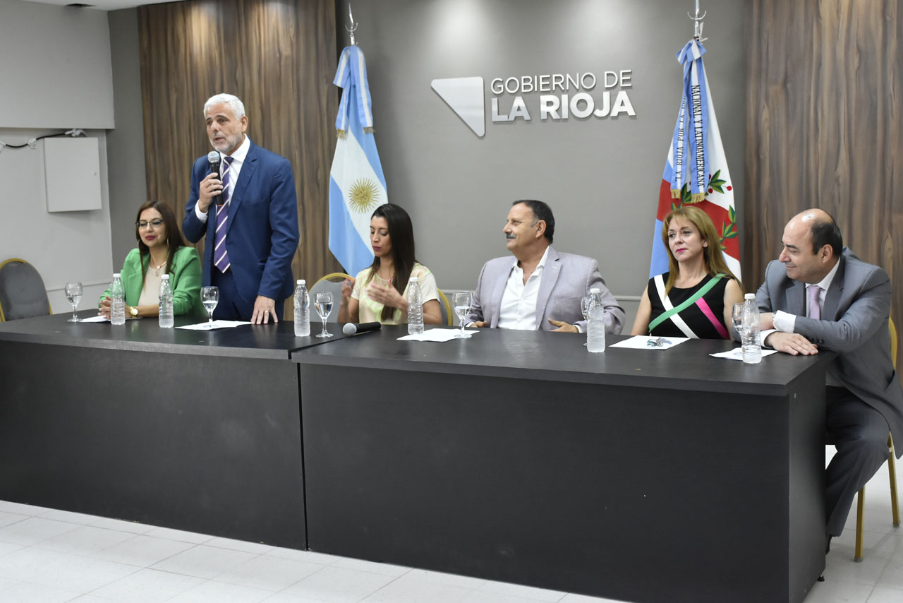 entrega de morgueras-motos-firma de convenio