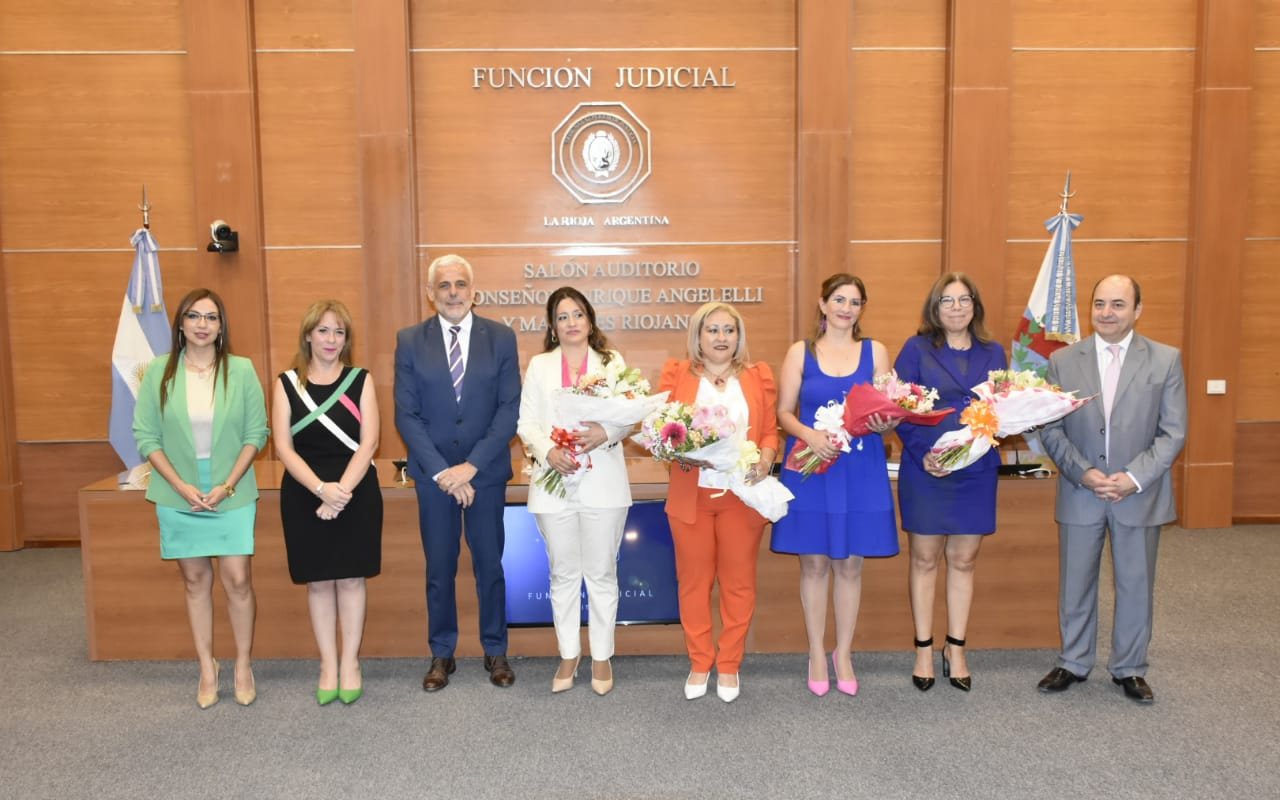 jura de cuatro juezas