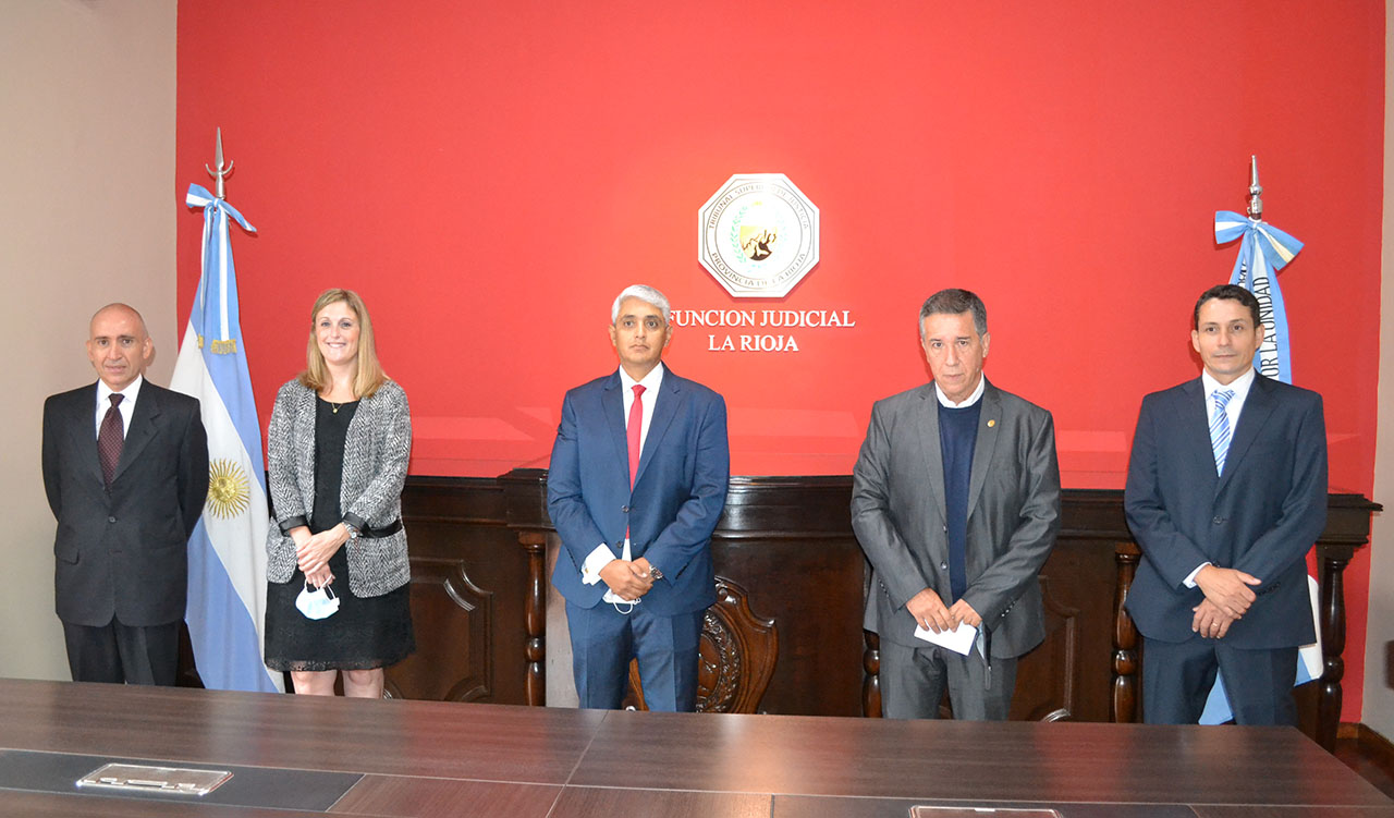 jura de nuevos fiscales