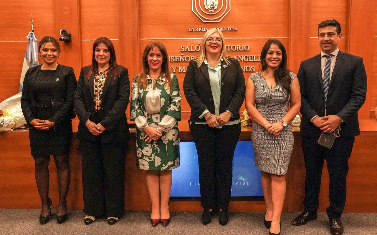 juramento juezas y defensores